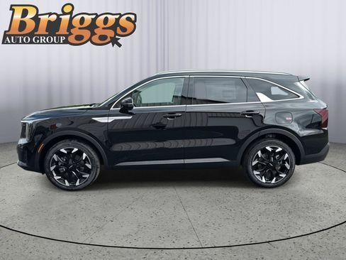 Used 2025 Kia Sorento EX FWD image 2
