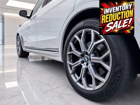 Used 2022 BMW X7 xDrive40i w/ Premium Package AWD/4WD image 14