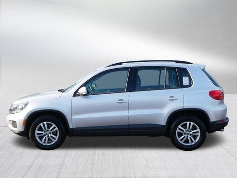 Used 2016 Volkswagen Tiguan S image 4