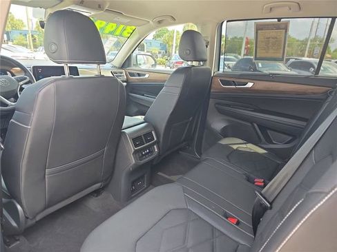 Used 2025 Volkswagen Atlas SE FWD image 13