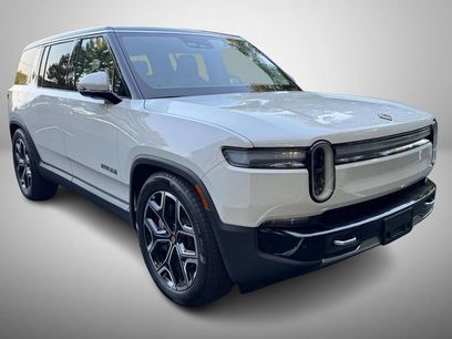 Used 2025 Rivian R1S Premium