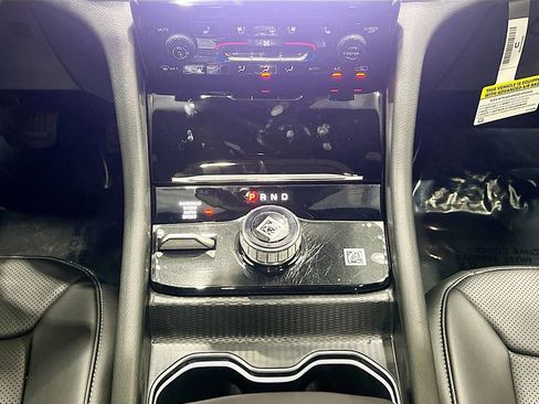 New 2025 Jeep Grand Cherokee Limited w/ Luxury Tech Group II image 27