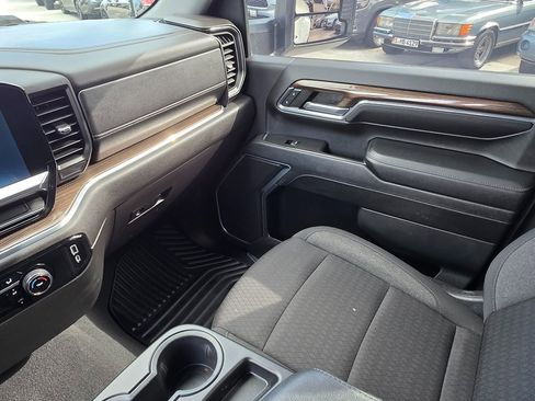 Used 2024 Chevrolet Silverado 3500 LT image 41