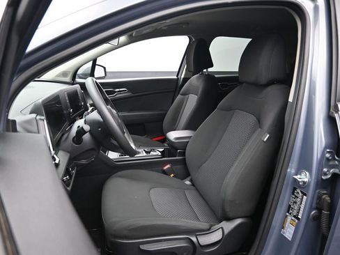 Used 2025 Kia Sportage LX image 20