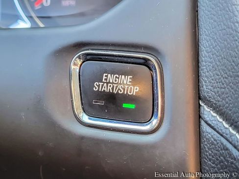 Used 2023 GMC Acadia SLE w/ Driver Convenience Package image 18