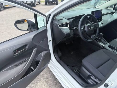 Used 2024 Toyota Corolla LE FWD image 30