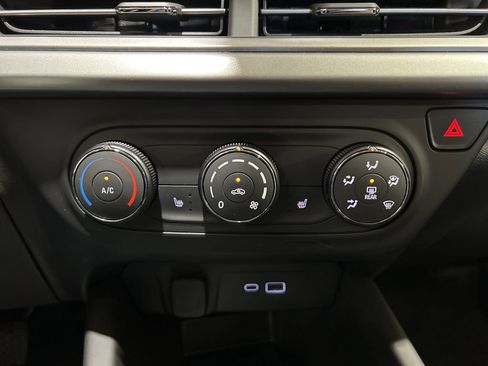 New 2026 Chevrolet Trax LS w/ LS Convenience Package FWD image 27