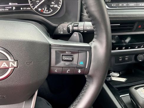 Used 2025 Nissan Rogue SV FWD image 24
