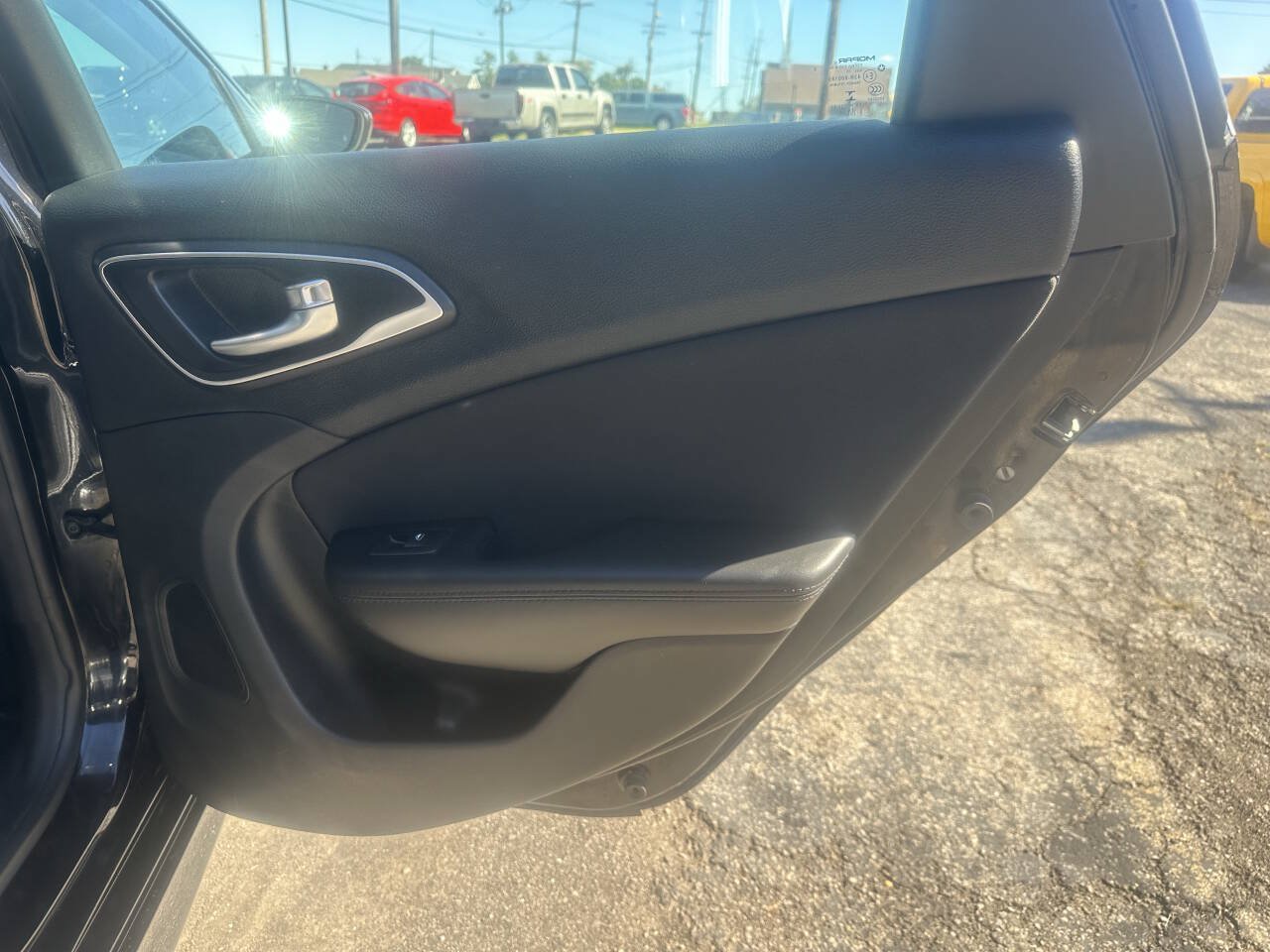 Used 2016 Chrysler 200 Limited w/ Anniversary Edition FWD image 13