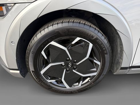 Certified 2024 Hyundai Ioniq 5 Limited RWD image 9