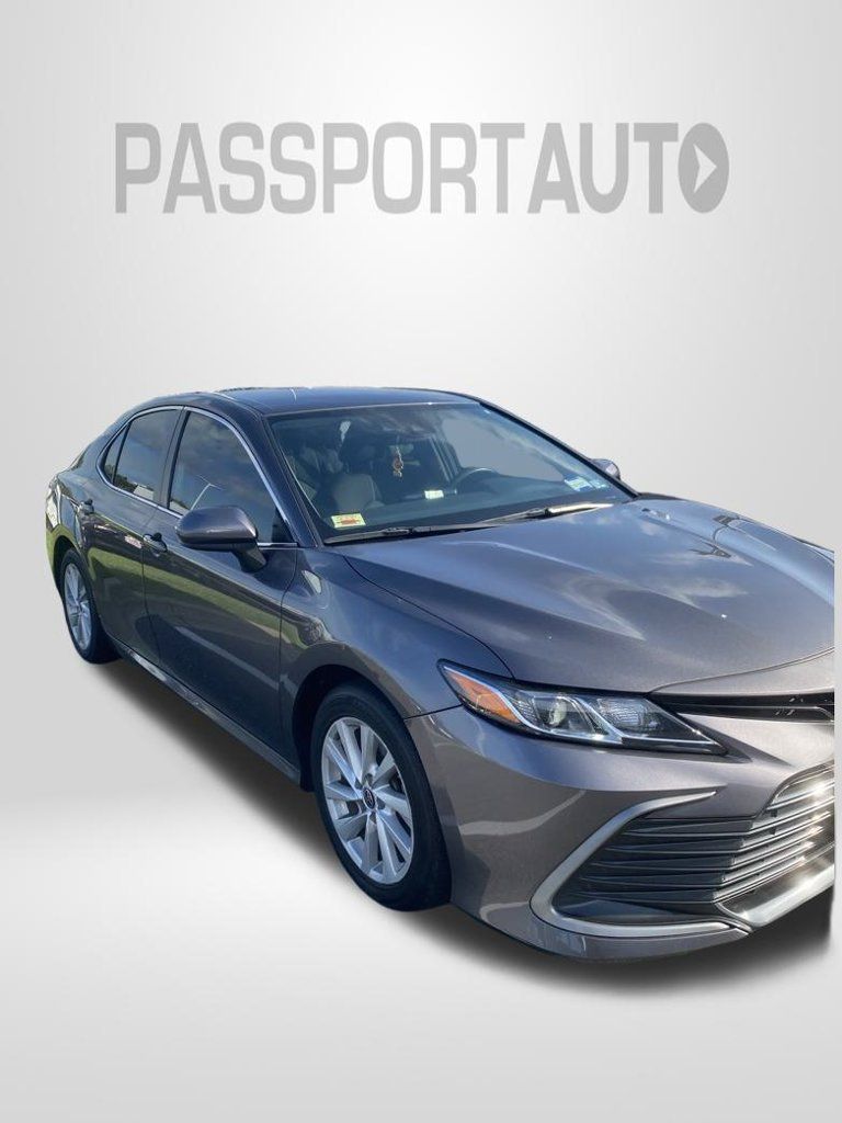 Used 2022 Toyota Camry LE FWD image 1