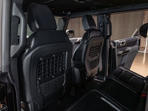 Used 2025 Ford Bronco Badlands image 22