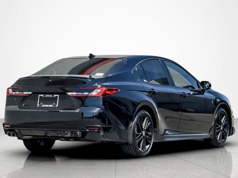 Certified 2026 Toyota Camry Hybrid FWD image 5