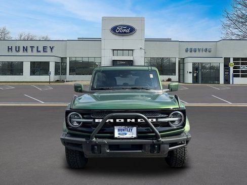 Used 2023 Ford Bronco Outer Banks AWD/4WD image 2