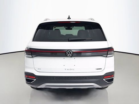New 2026 Volkswagen Taos SE AWD/4WD image 6
