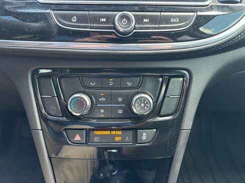 Used 2021 Buick Encore Preferred AWD/4WD image 22