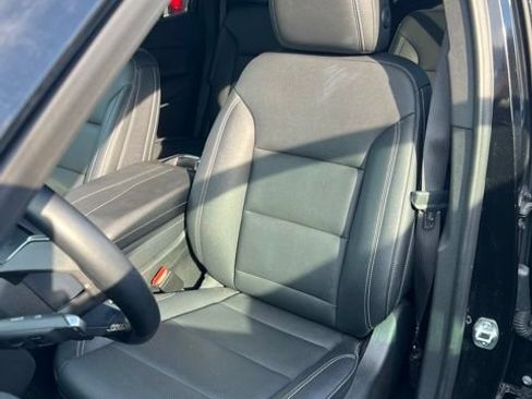 Used 2025 Chevrolet Traverse LT AWD/4WD image 11