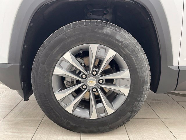 Certified 2025 Chevrolet Equinox LT w/ Convenience Package II AWD/4WD image 8