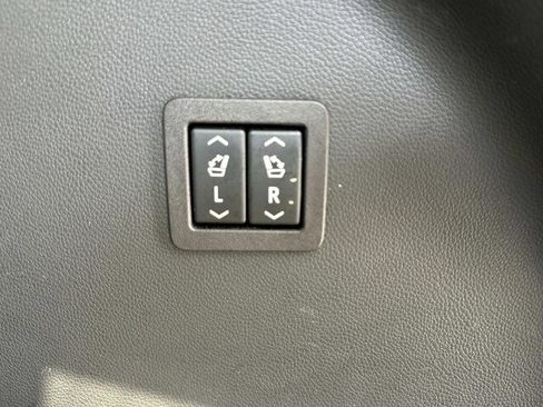 Used 2023 Buick Enclave Avenir w/ LPO, Floor Liner Package image 15