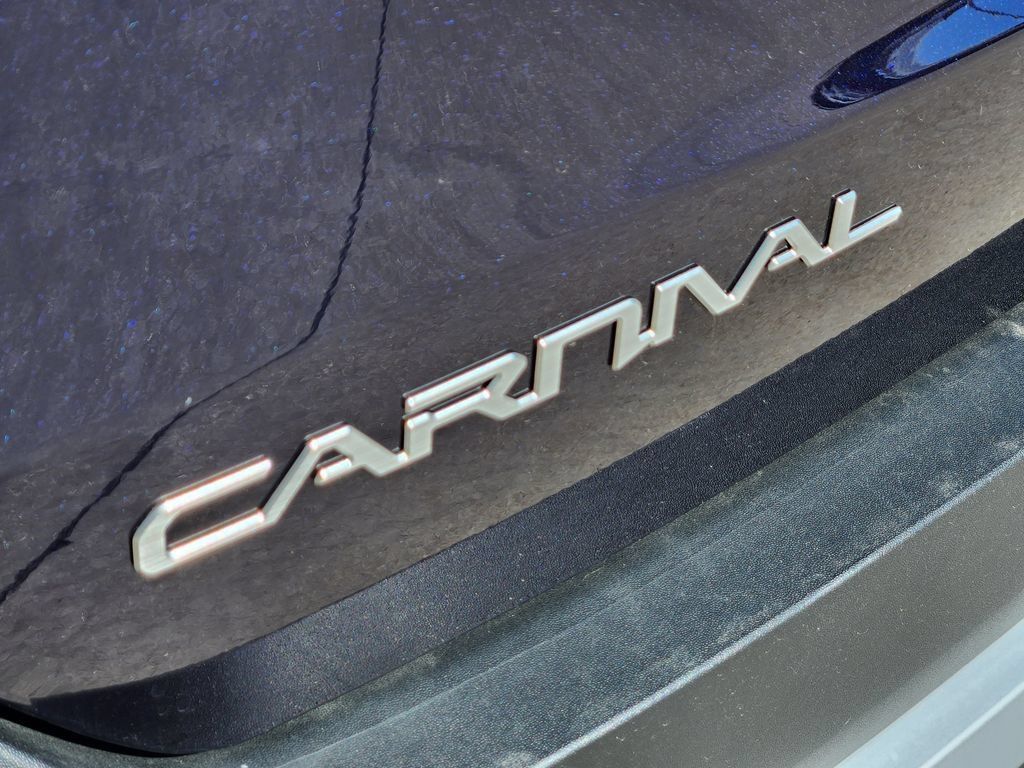New 2027 Kia Carnival EX FWD image 9