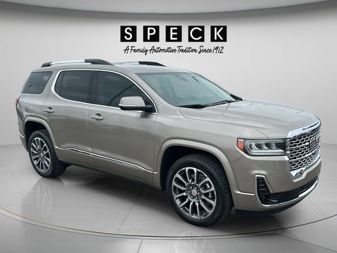 Used 2022 GMC Acadia Denali w/ Denali Technology Package FWD image 7