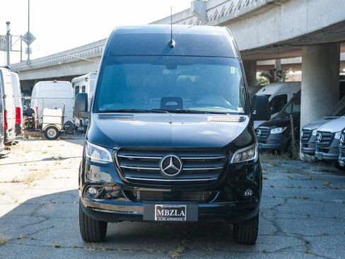 Used 2025 Mercedes-Benz Sprinter 2500 image 2