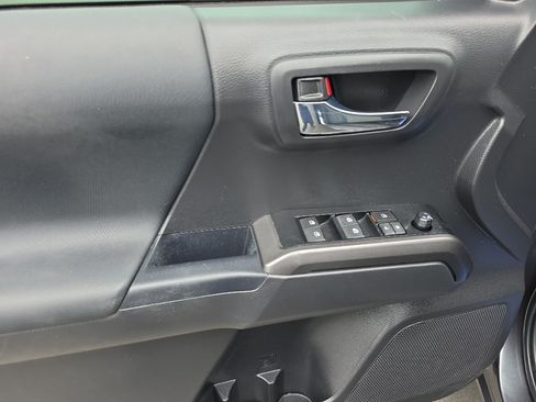 Certified 2023 Toyota Tacoma TRD Sport AWD/4WD image 11