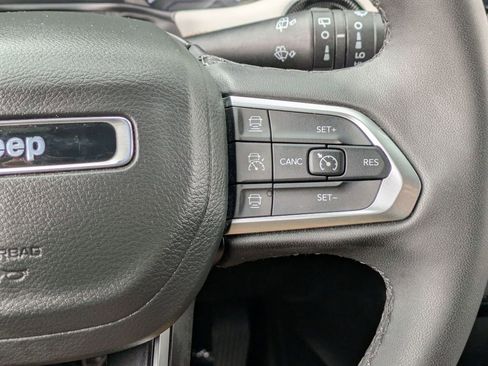 Used 2025 Jeep Compass Limited image 21