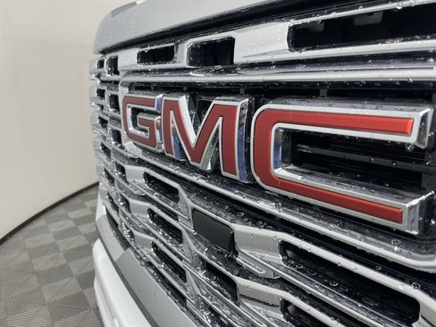 New 2025 GMC Sierra 2500 Denali w/ Denali Reserve Package image 32
