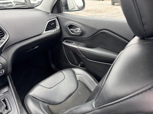 Used 2019 Jeep Cherokee Latitude Plus image 15