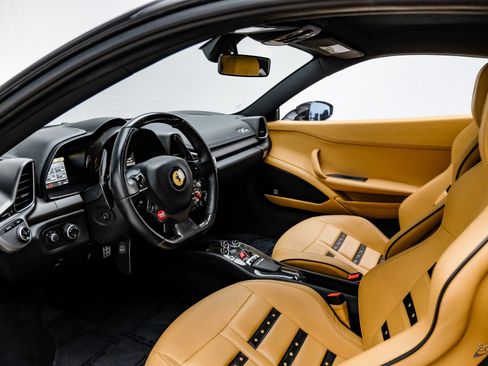 Used 2012 Ferrari 458 Italia Coupe image 36