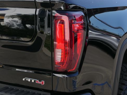 Used 2023 GMC Sierra 1500 AT4 w/ AT4 Premium Package AWD/4WD image 7