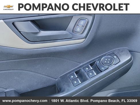 Used 2022 Ford Escape SE w/ SE Sport Appearance Package image 21