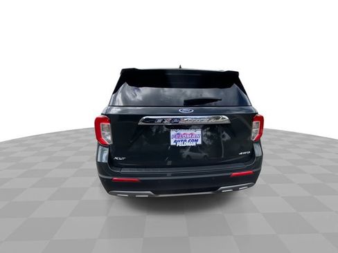 Used 2023 Ford Explorer XLT w/ Equipment Group 202A AWD/4WD image 9
