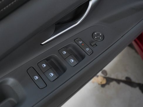 Used 2025 Hyundai Elantra SEL FWD image 19