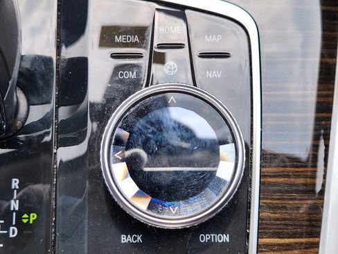 Used 2020 BMW X7 xDrive40i w/ Premium Package AWD/4WD image 26