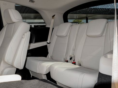 Used 2026 Mercedes-Benz GLS 450 GLS 450 image 19