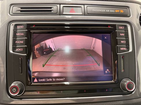 Used 2016 Volkswagen Tiguan SE image 23