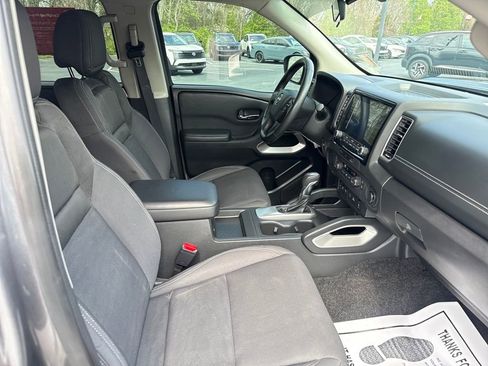 Used 2024 Nissan Frontier SV w/ SV Convenience Package image 31