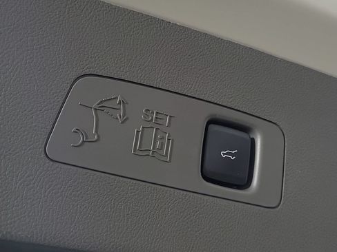 Certified 2024 Lincoln Corsair FWD w/ Equipment Group 101A image 8