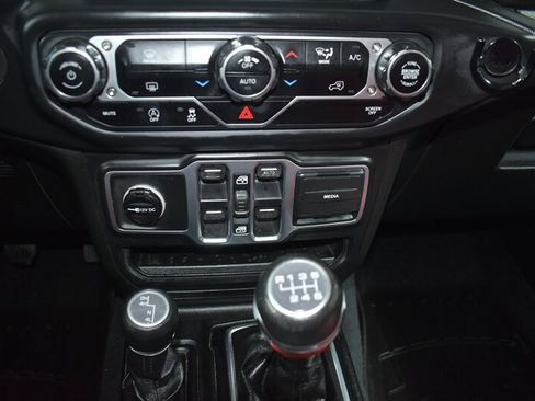 Used 2018 Jeep Wrangler Unlimited Sport S image 16