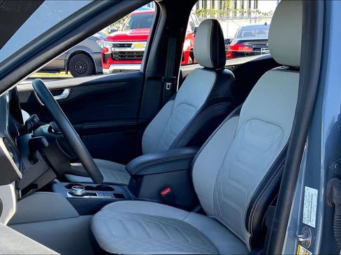 Used 2023 Ford Escape SE w/ PHEV Premium Package image 7