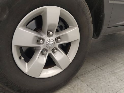 Used 2018 RAM 1500 Tradesman w/ Chrome Appearance Group AWD/4WD image 31