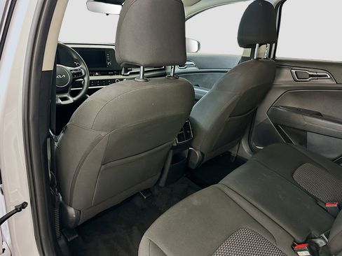 Used 2025 Kia Sportage LX image 27