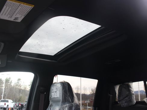 New 2026 GMC Sierra 2500 Denali w/ Denali Reserve Package image 17