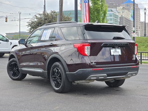 Used 2023 Ford Explorer XLT w/ Equipment Group 202A AWD/4WD image 29