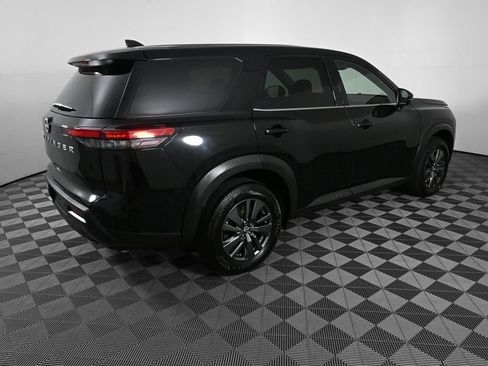 Used 2022 Nissan Pathfinder S FWD image 24