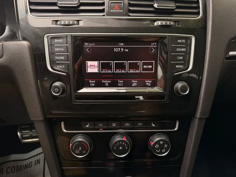 Used 2015 Volkswagen GTI SE FWD image 15