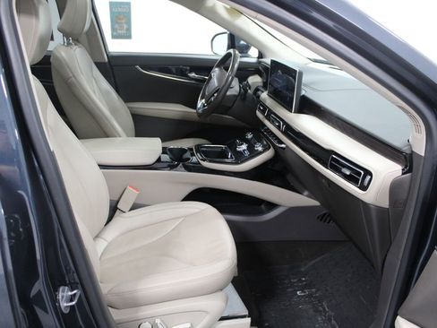 Used 2023 Lincoln Nautilus Reserve image 29