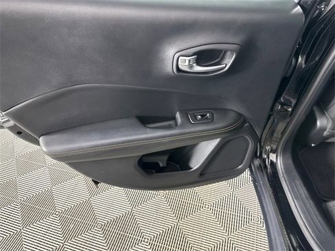 Certified 2020 Jeep Compass Limited image 14